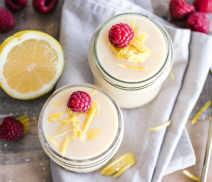 vaniljev puding z belo cokolado