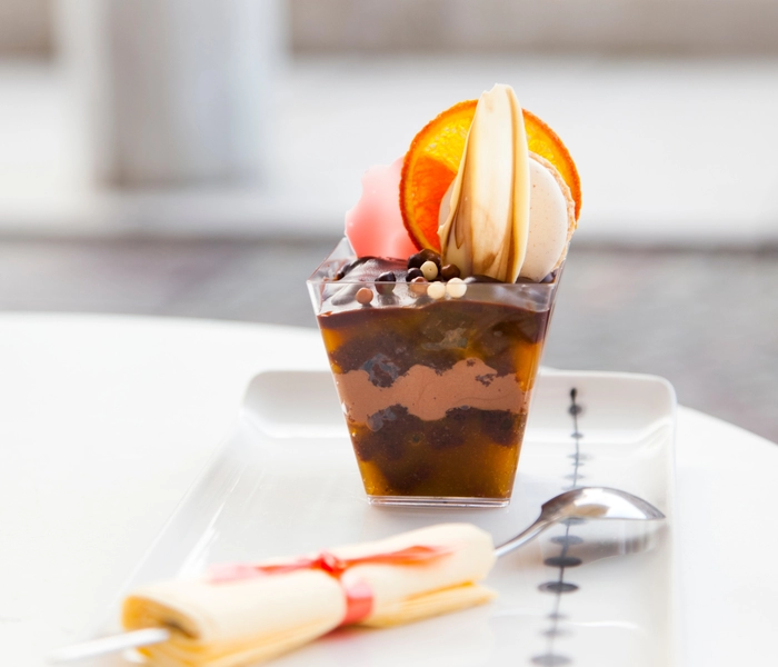 sacher torta v kozarcku