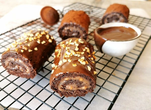 mini rolade s hrustljavim medenim nadevom